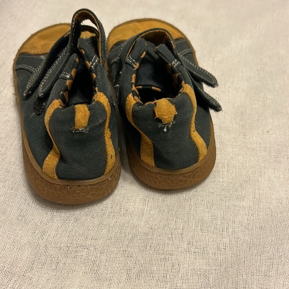 Livie & Luca toddler boys size 12 shoes - Picture 3 of 7